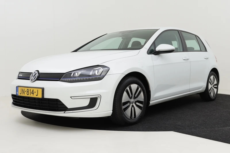 Volkswagen e-Golf 115PK | INCL.BTW | € 2.000 Subsidie mogelijk | Cruise control | Navigatie | LED koplampen | Verwarmde voorruit | Elektrische ram