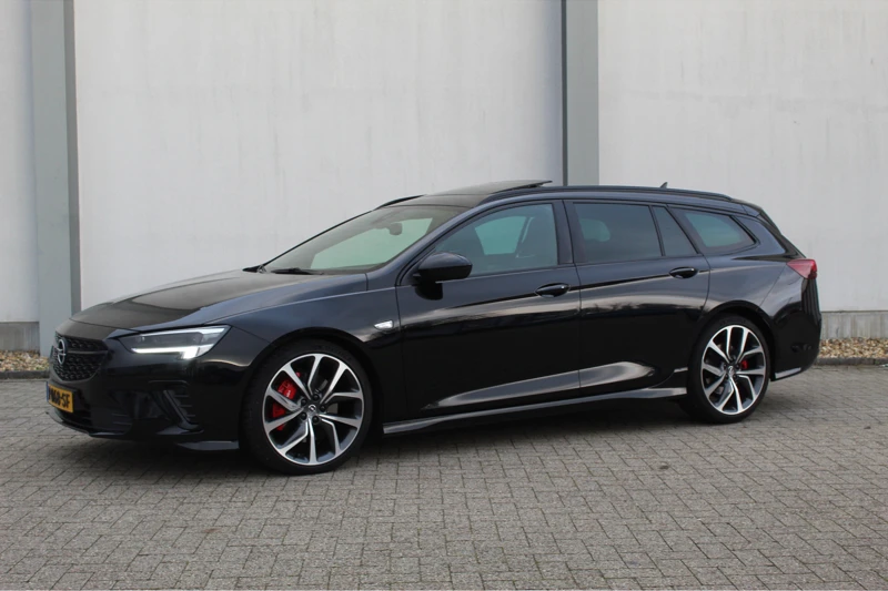 Opel Insignia Sports Tourer 2.0 T. 230 pk GSI 'Uniek'