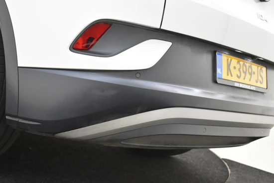 Volkswagen ID.4 First 77 kWh 204pk | Incl. BTW | Navigatie | App connect | Parkeersensoren v+a | LED koplampen | Camera achter | DAB radio | Sto