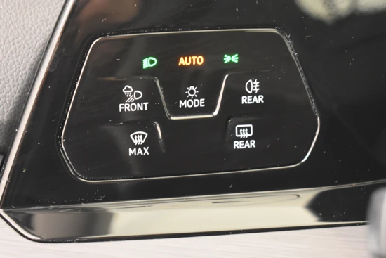 Volkswagen Golf 1.4 eHybrid PHEV Style 204pk | Adaptief cruise control | Navigatie | App connect | LED koplampen | Parkeersensoren v+a | Elektri