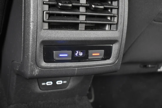 Volkswagen Golf 1.4 eHybrid PHEV Style 204pk | Adaptief cruise control | Navigatie | App connect | LED koplampen | Parkeersensoren v+a | Elektri