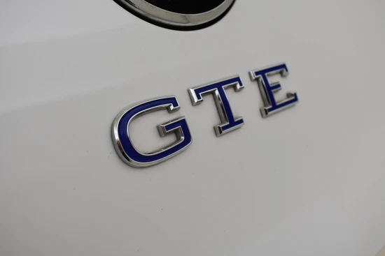Volkswagen Golf 1.4 eHybrid GTE PHEV 245pk | Adaptief cruise control | Navigatie | LED koplampen | Head up display | Panorama dak | Camera achte