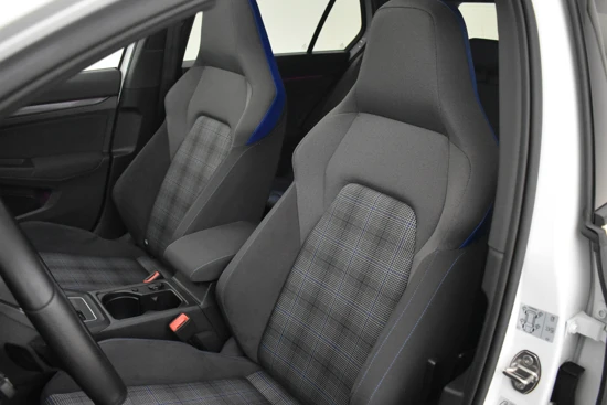 Volkswagen Golf 1.4 eHybrid GTE PHEV 245pk | Adaptief cruise control | Navigatie | LED koplampen | Head up display | Panorama dak | Camera achte