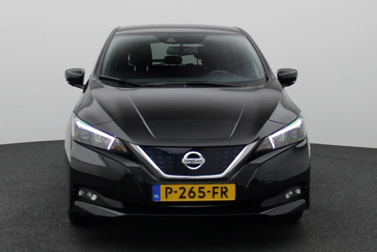 Nissan Leaf N-Connecta 150 PK | Navigatie | Stoel- en Stuurverwarming | One-pedal drive | Clima | Cruise | Getint glas |