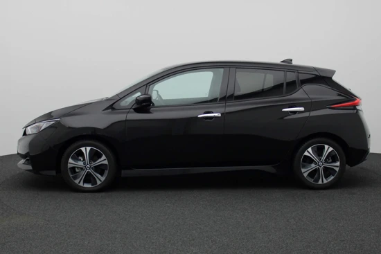 Nissan Leaf N-Connecta 150 PK | Navigatie | Stoel- en Stuurverwarming | One-pedal drive | Clima | Cruise | Getint glas |