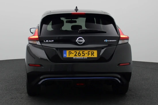 Nissan Leaf N-Connecta 150 PK | Navigatie | Stoel- en Stuurverwarming | One-pedal drive | Clima | Cruise | Getint glas |