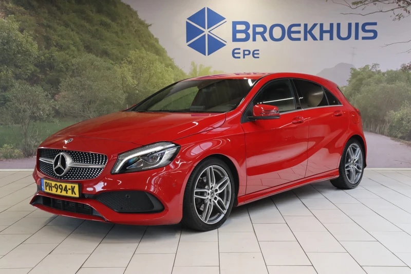 Mercedes-Benz A-Klasse 180 Business Solution AMG | Sportstoelen | LED | Camera | Keyless | Navi | PDC V+A | Stoelverwarming