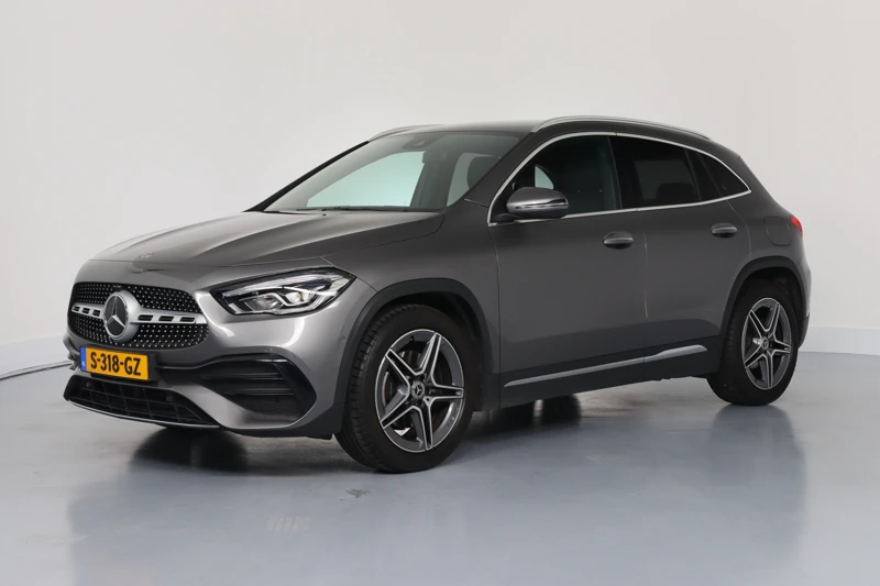 Mercedes-Benz GLA 200 AMG Line | Widescreen | Trekhaak | Keyless | Camera | Elektr achterklep | Stoelverwarming | Led