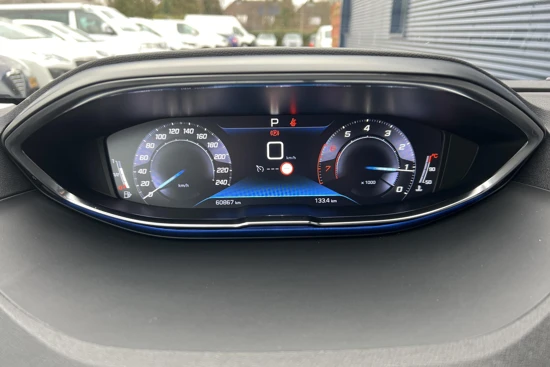 Peugeot 5008 1.2 PureTech 130pk Automaat Crossway