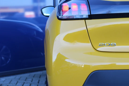 Peugeot 208 1.2 ACTIVE | Navigatie | AppleCarPlay | Airco | Cruise C. | Lane Assist | DAB+ | Electrisch Pakket | Bluetooth |