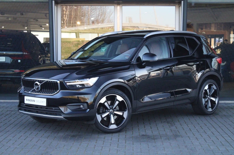 Volvo XC40 T5 AWD Intro Edition | 360° Camera | Panoramadak | Harman/Kardon | Adaptive Cruise | Elektrische Stoelen + Geheugen | Trekhaak |