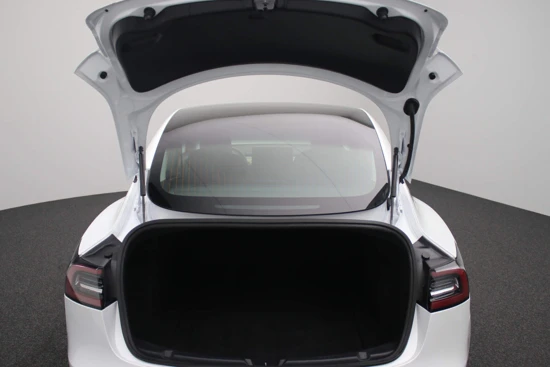 Tesla Model 3 Long Range | 4% Bijtelling | 351PK! | Auto Pilot | Full Option! | Leder | Panoramadak |