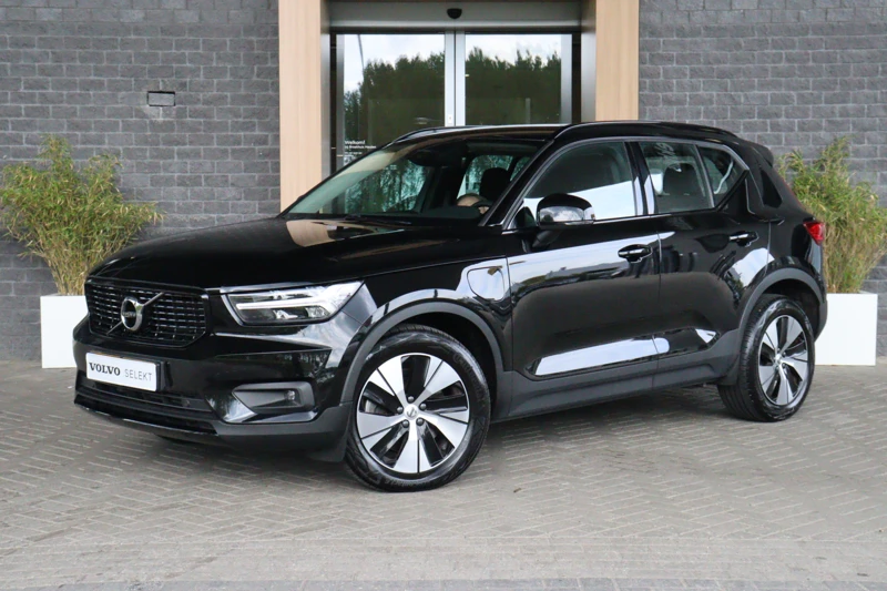 Volvo XC40 T4 Recharge R-Design Expression | Stoel en stuurwielverwarming | Keyless | Elektrisch Bedienbare Achterklep | Navigatie | Apple