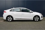 Hyundai IONIQ EV 120pk Comfort Automaat | € 2.000,- Subsidie | Led | Climate | Camera | Keyless | Navigatie | 16" Lichtmetaal | Parkeersensore