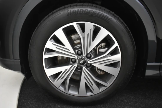 Audi Q4 e-tron 40 Advanced Edition 77 kWh 204pk | Navigatie | Adaptief cruise control | Fabrieksgarantie 2024 | Keyless | Matrix koplampen | Wa