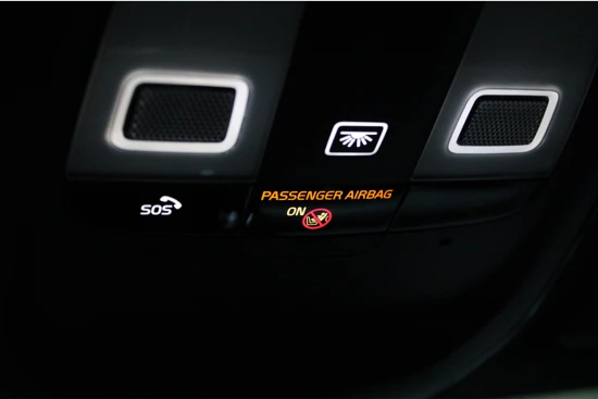 Volvo C40 Recharge Plus | Panoramadak | Warmtepomp | Adaptive Cruise | Camera | Standverwarming | Keyless | Stoel + Stuurverwarming | Veil