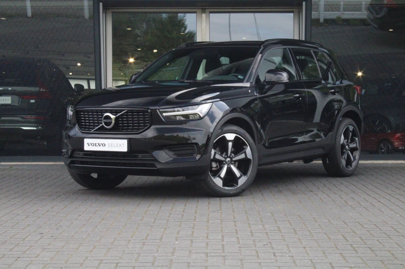 Volvo XC40 B4 R-Design | Adaptive Cruise | Camera | Keyless | Leder-Alcantara | Volvo On Call | Stoelverwarming | Handsfree Achterklep | Ap