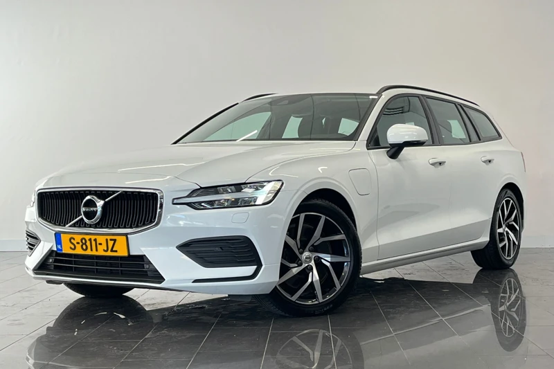 Volvo V60 T6 Recharge Momentum Business | Scandinavian Line | Trekhaak | Cruise adaptief | Parkeerverwarming | Verwarmde achterbank | Carp