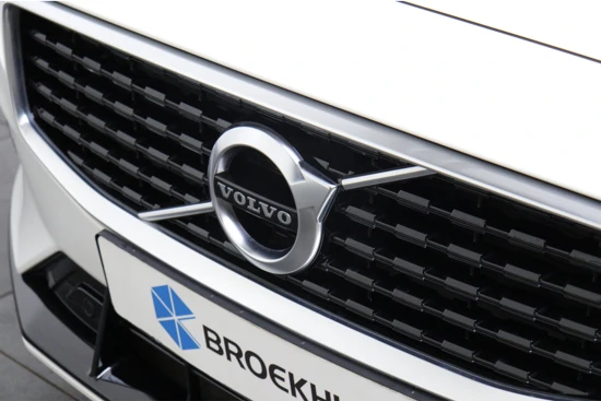 Volvo V60 T6 Recharge R-design | Pilot Assist | Elektr. verst. stoel | Trekhaak | Keyless | Elektrische achterklep | Stoel- stuurverwarmin