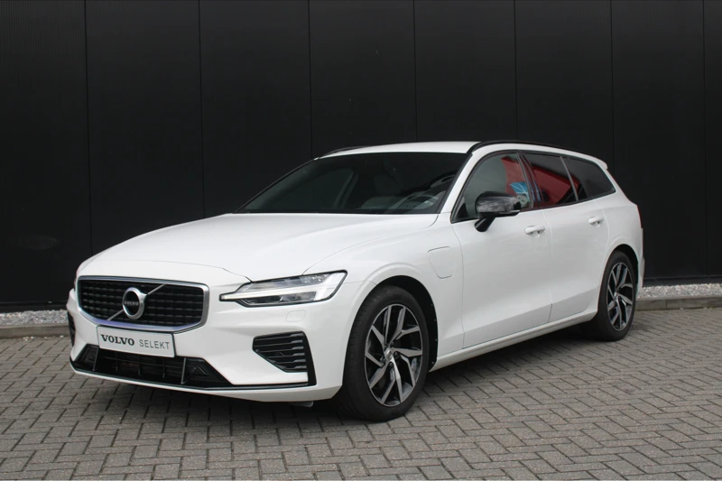 Volvo V60 T6 Recharge R-design | Pilot Assist | Elektr. verst. stoel | Trekhaak | Keyless | Elektrische achterklep | Stoel- stuurverwarmin