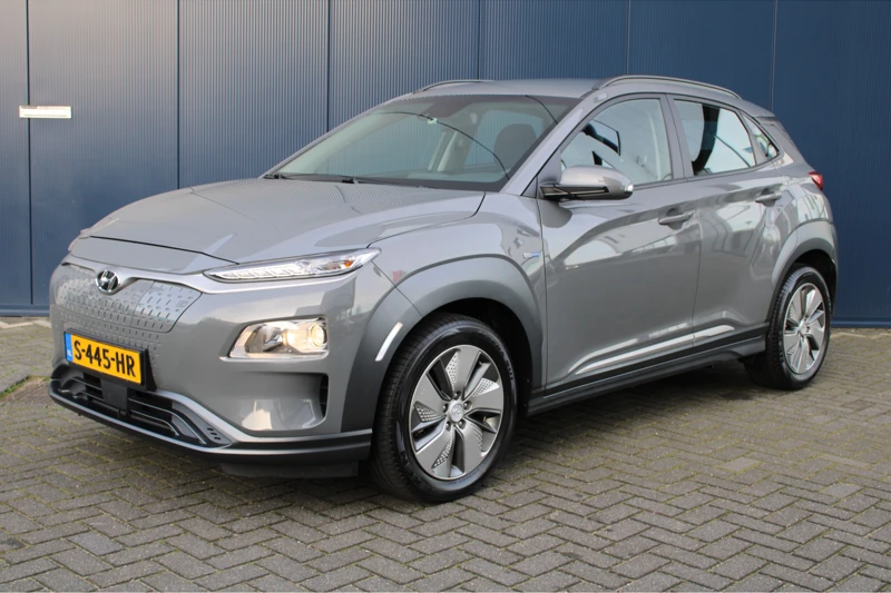 Hyundai KONA Electric 39 kWh 136pk Comfort Automaat | € 2.000,- Subsidie | Led | Climate | Camera | Keyless | Navigatie | 17" Lichtmetaal | Parkeersen