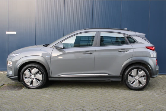 Hyundai KONA Electric 39 kWh 136pk Comfort Automaat | € 2.000,- Subsidie | Led | Climate | Camera | Keyless | Navigatie | 17" Lichtmetaal | Parkeersen