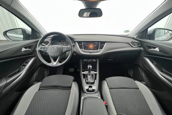 Opel Grandland X 1.2 Turbo 130 PK Business Executive | Apple Carplay/Android Auto | Led matrix koplampen | Dodehoek detector | Navi | Parkeersens