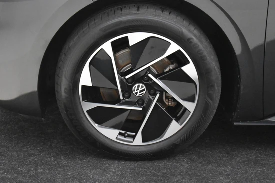 Volkswagen ID.3 58kWh 204pk | 8% bijtelling | Adaptief cruise control | Navigatie | LED koplampen | App connect | DAB radio | Stuur + Stoelverwa