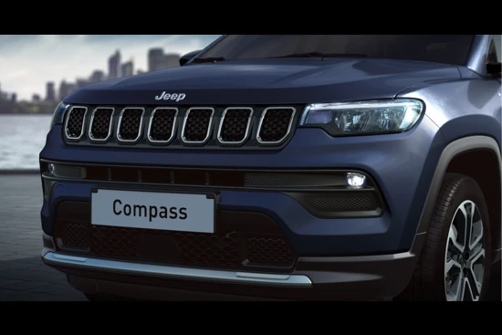 Jeep Compass 1.3T 130PK Limited | Winter Pack | Sensoren voor + achter | 18"LM