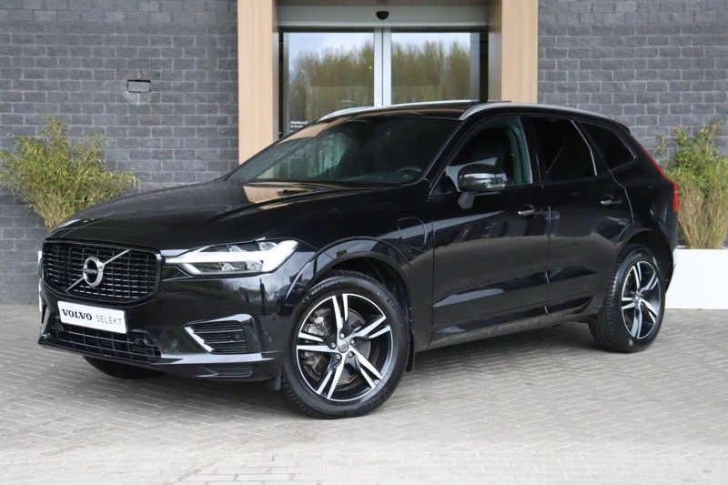 Volvo XC60 T8 Recharge R-Design | Onyx Black | Lederen Dashboard | Trekhaak | Adaptieve Cruise Control | Elektrisch Schuifdak | Stoelverwar