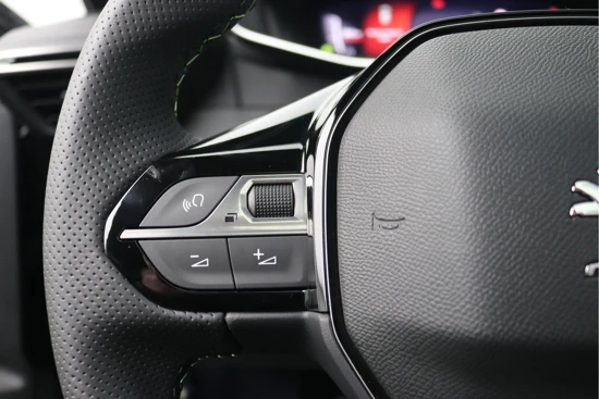 Peugeot 208 1.2 100 PK PureTech GT Pack | Pano | Camera | Navi | Cruise | DAB+ | Led | Carplay | Clima | 17'' Lichtmetaal |
