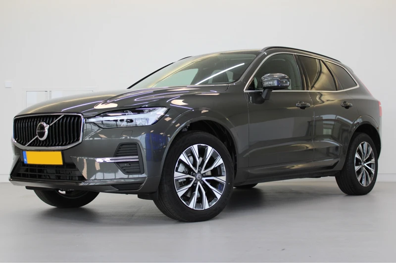 Volvo XC60 B5 250PK Business | Standkachel | Trekhaak | Power Seats | Leer | Camera | Pilot Assist