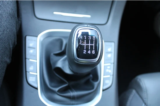 Hyundai i30 1.5 T-GDI MHEV 160pk Premium | Leder | Climate | Camera | Keyless | Full Led | NL. Auto | Navigatie | 17" Lichtmetaal | Winterpa