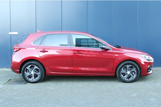 Hyundai i30 1.5 T-GDI 160pk MHEV Premium | Leder | Climate | Camera | Keyless | Full Led | NL. Auto | Navigatie | 17" Lichtmetaal | Winterpa