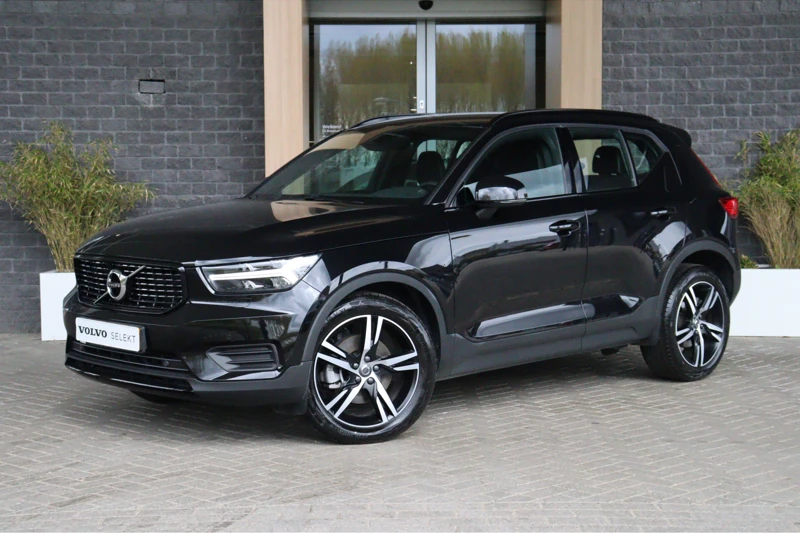 Volvo XC40 B4 Mild Hybrid Aut. R-Design | Adaptieve Cruise Control | Pilot Assist | Camera | Stoelverwarming | Keyless | Elektrisch Bediena