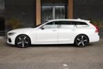 Volvo V90 T8 AWD Recharge R-Design | Crystal White | Schuifdak | 360° Camera | Trekhaak | Lederen dashboard | Harman Kardon | Adaptieve Cr