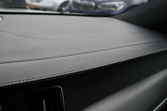 Volvo V90 T8 AWD Recharge R-Design | Crystal White | Schuifdak | 360° Camera | Trekhaak | Lederen dashboard | Harman Kardon | Adaptieve Cr