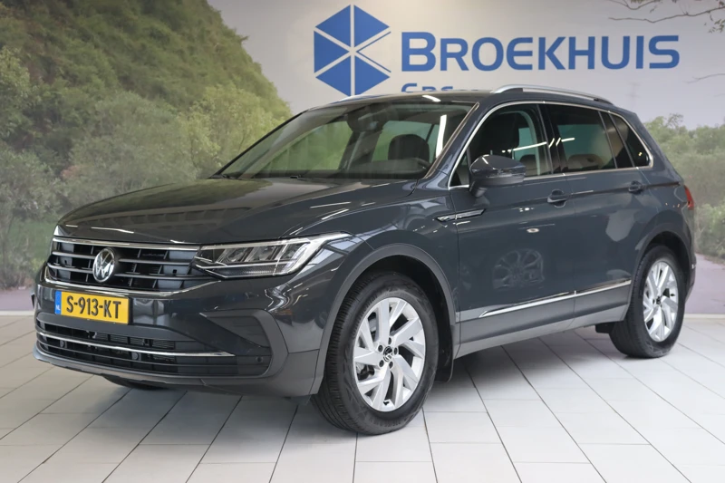 Volkswagen Tiguan 1.5 TSI Elegance | Trekhaak | Navi By App | Adaptive Cruise | Camera | Stoelverwarming | Stuurverwarming