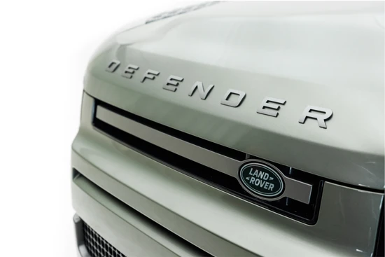 Land Rover Defender 110 P400e X-Dynamic SE