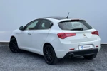 Alfa Romeo Giulietta 1.4 T Distinctive (170pk) / Schuifdak / Xenon / Clima / Pdc A / Cruise control / Lm 17''