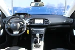Peugeot 308 ALLURE | 130PK | Panoramadak | 3D Navigatie | Trekhaak | Getint glas | Dab+ | 17''Lichtmetalen velge