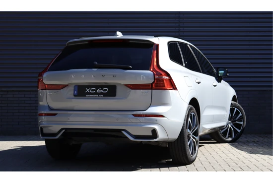 Volvo XC60 B5 PLUS DARK | MEMORY | ADAPTIVE CC | SPORTSTOELEN | GETINT GLAS | EL.BED.ACHTERKLEP | 20'' | KEYLESS