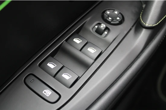 Peugeot e-208 50 kWh 136pk GT Pack Automaat | Leder | Camera | Climate | Keyless | NL Auto | Navigatie | Full - Led | 8% Bijtelling | 17" Lich