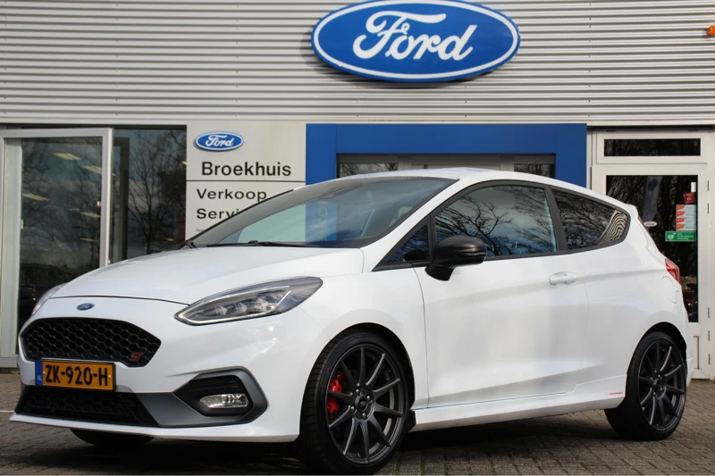 Ford Fiesta 1.5EB ST-3 200PK | PERFORMANCE PACK | DEALER ONDERHOUDEN! | WINTERPACK | DESIGNPACK | B&O AUDIO | PARKEERSENSOREN | RECARO | NAV