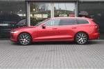 Volvo V60 T8 Twin Engine Momentum | 360° Camera | Adaptive Cruise | Standverwarming | Veiligheidspakket | Trekhaak | Elektrische Stoel + G