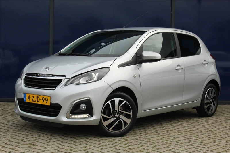 Peugeot 108 1.2! ALLURE | 82PK! | Airco | Uniek! | Lichtmetalen velgen | Centrale vergr. | Elektrische ramen | M