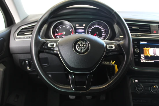 Volkswagen Tiguan 1.5 TSI Comfortline | | Carplay | Navi | Sensoren V+A | Trekhaak | Elek. Achterklep | Clima | Adap. Cruise