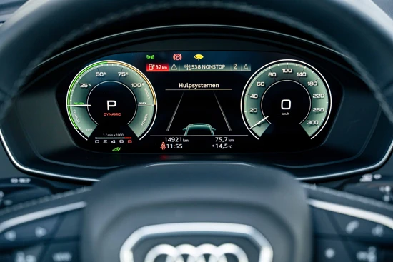 Audi Q5 Sportback 55 TFSIe 367PK S edition | Luchtvering | Panoramadak | Keyless Entry | Assistentiepakket Tour + City | Optiekpakket Zw