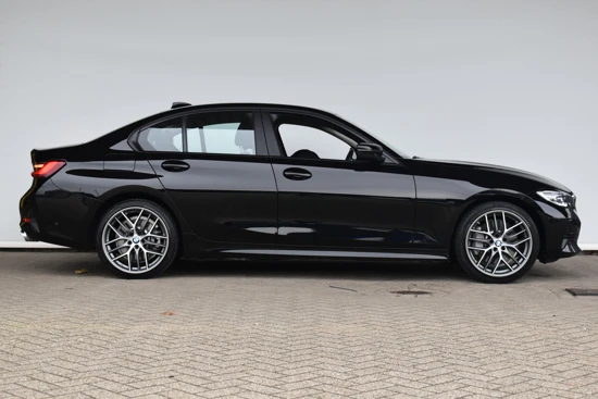 BMW 3 Serie 330e eDrive Edition Live Cockpit/Head up/19inch/Adapt. cruise/Full led