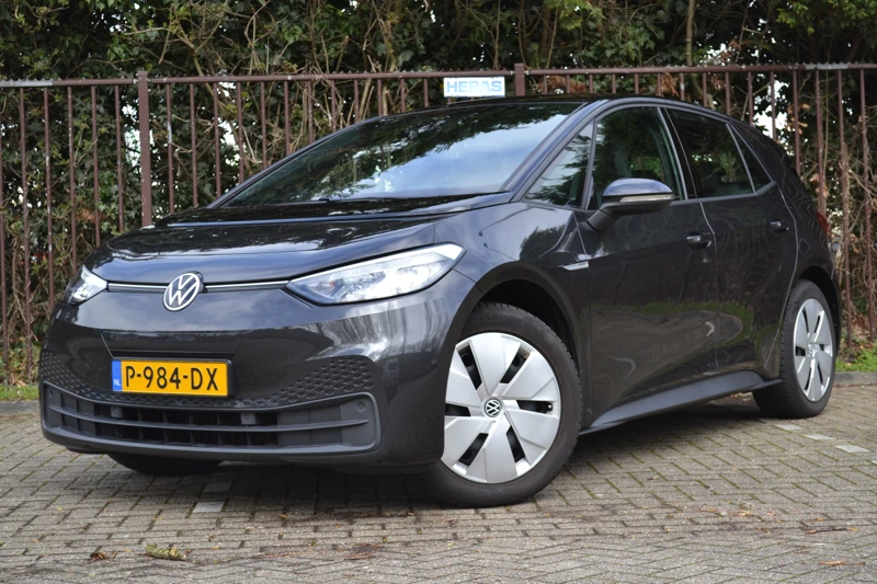 Volkswagen ID.3 Pro 58 kWh 204PK | 2000 Euro Subsidie | Navigatie | Achteruitrijcamera | Stoel + Stuurverwarming | Adaptief Cruise Control | App